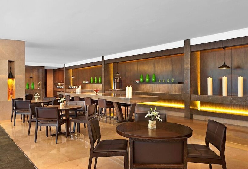 Люкс, The Westin Mumbai Garden City