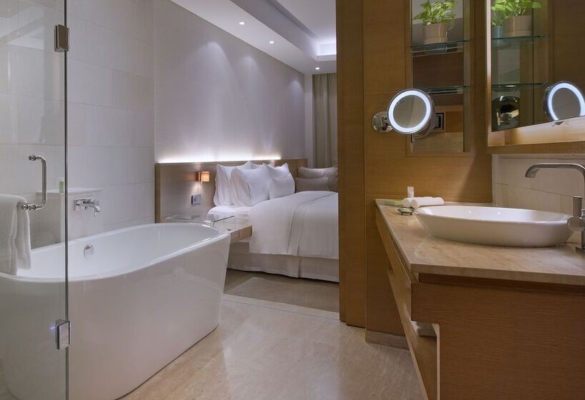 Президентский Люкс, The Westin Mumbai Garden City
