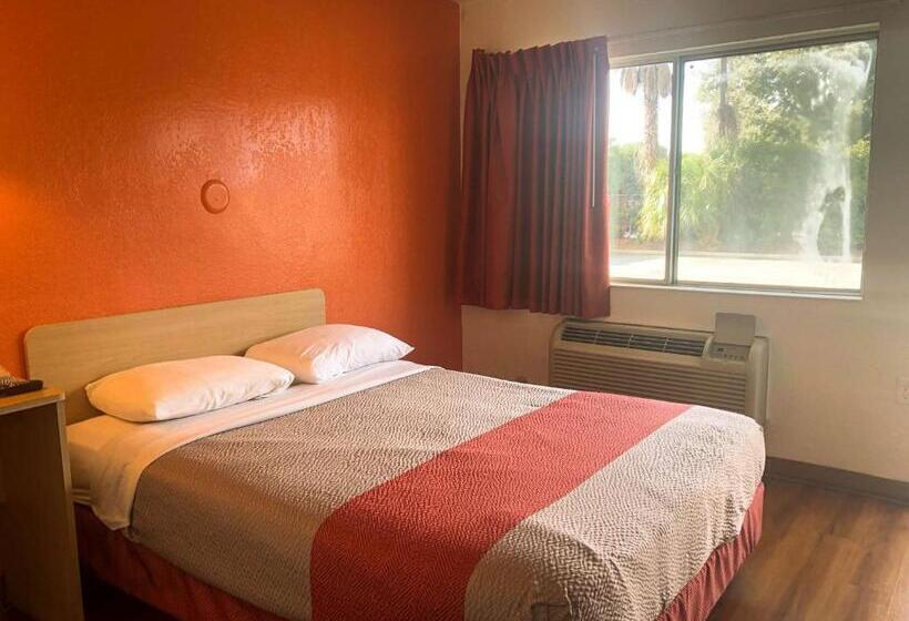 غرفة قياسية لذوى الاحتياجات الخاصة, Motel 6jacksonville, Fl  Orange Park
