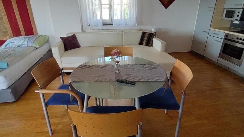 Люкс с Балконом, Geinberg Suites & Via Nova Lodges