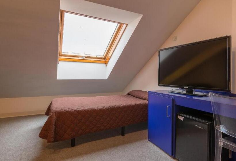 اتاق استاندارد سه نفره, Hostal Albany