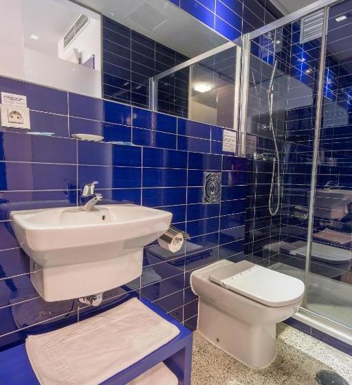 اتاق استاندارد سه نفره, Hostal Albany