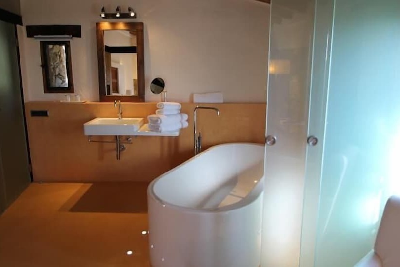 Полулюкс, Can Cuch Hotel   Restaurante
