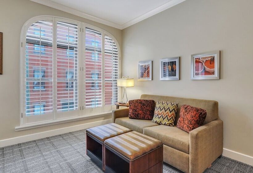 스위트 킹사이즈 침대, Staybridge Suites Savannah Historic District, An Ihg