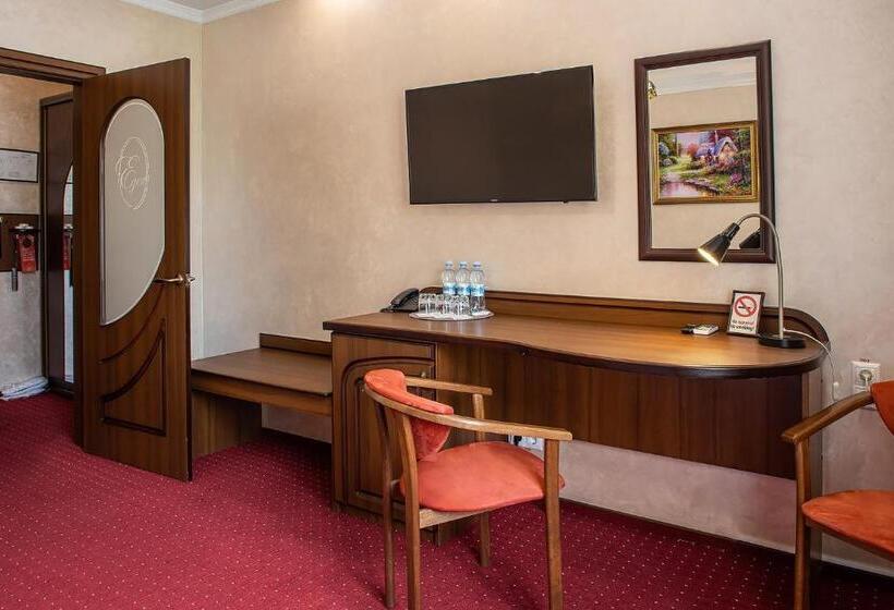غرفة قياسية ثلاثية, Edem Hotel Lviv