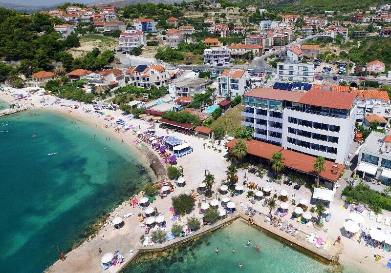 اتاق کلاسیک چهارنفره, Gala Split