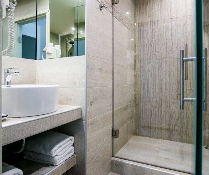 חדר אקונומי, Kenta Beach