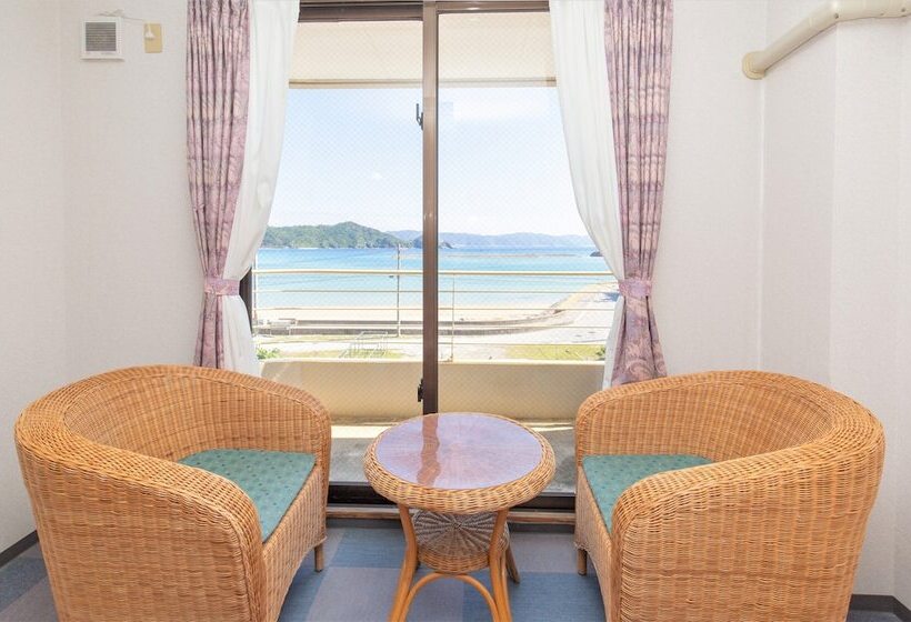 스탠다드 트리플 룸, Kerama Beach