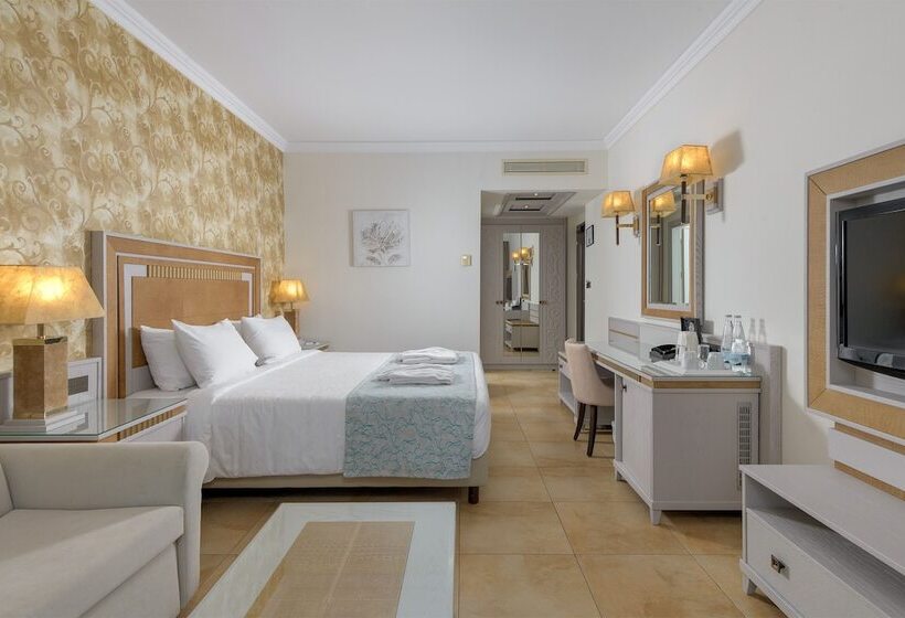 اتاق سوپریور با چشم‌انداز باغ, La Marquise Luxury Resort Complex
