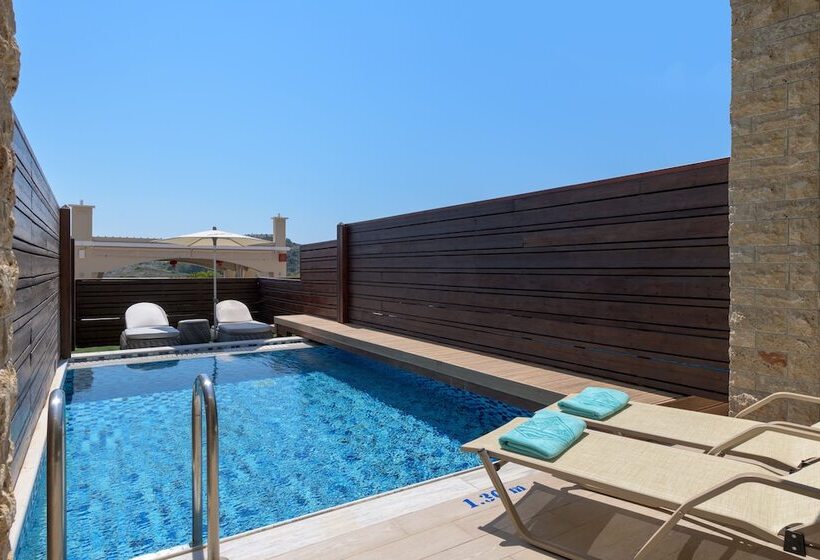 سوییت با چشم‌انداز دریا, La Marquise Luxury Resort Complex