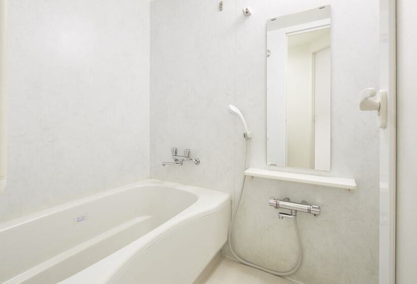 Четырехместный Номер Стандарт с Балконом, Mitsui Garden Hotel Prana Tokyo Bay