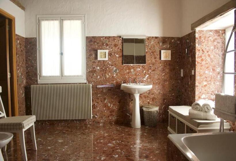سوییت با چشم‌انداز باغ, Le Farat Bed & Breakfast