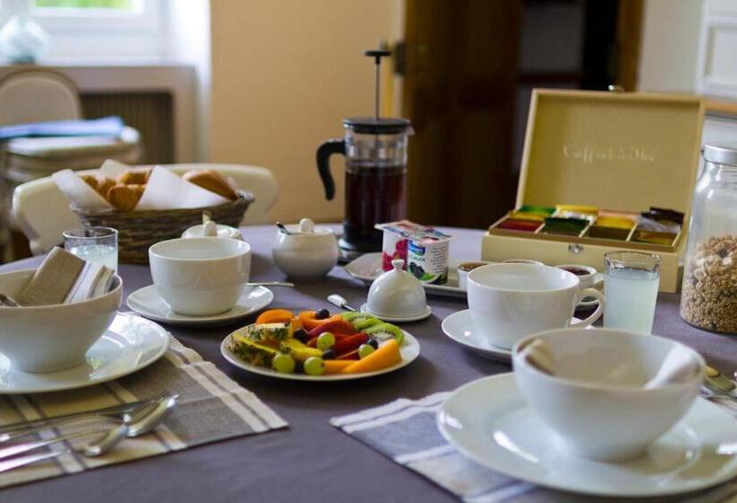 سوییت با چشم‌انداز باغ, Le Farat Bed & Breakfast