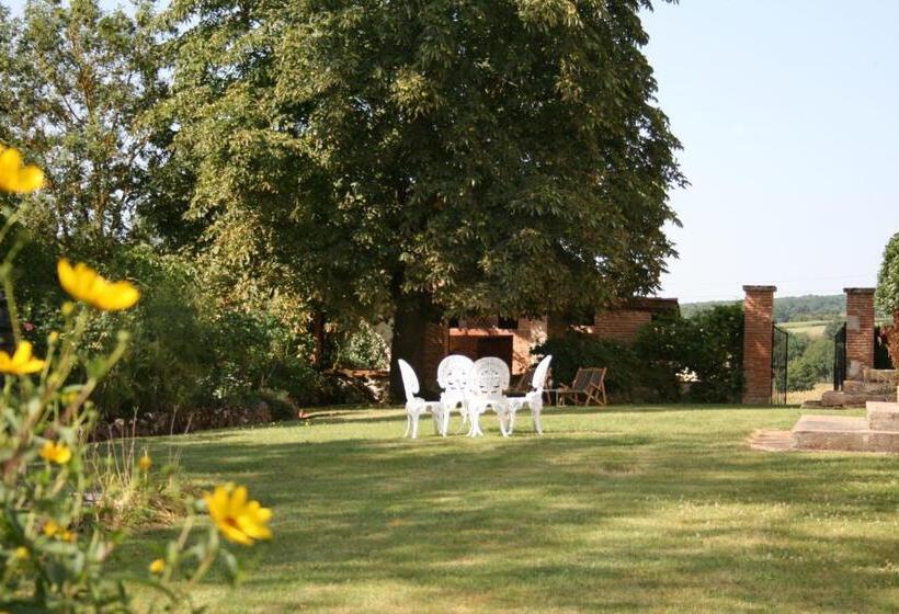سوییت با چشم‌انداز باغ, Le Farat Bed & Breakfast