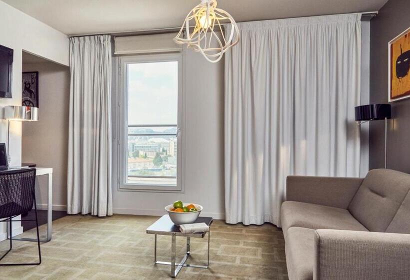 Апартаменты 1 Спальня с Балконом, Aparthotel Adagio Marseille Timone