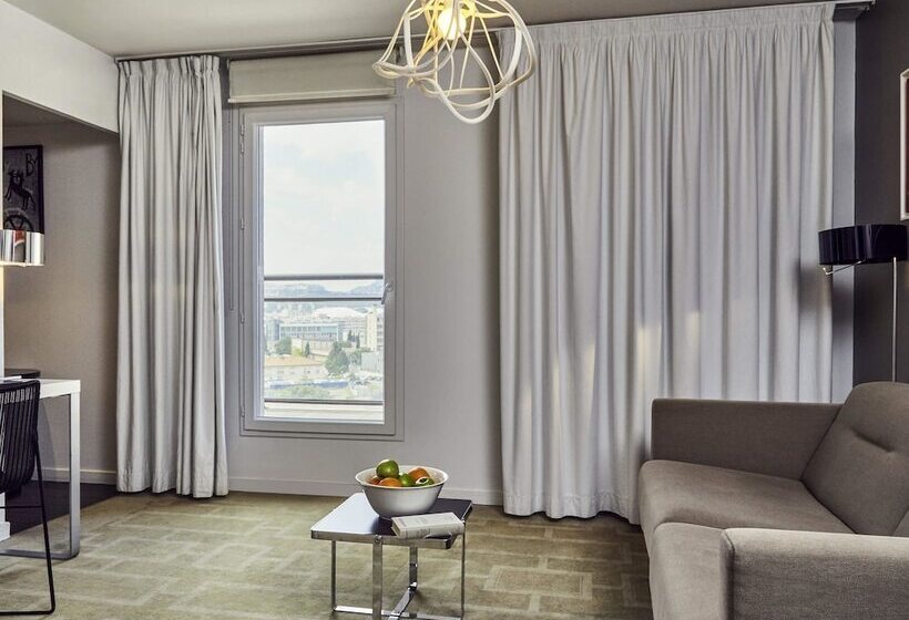 Апартаменты 1 Спальня с Балконом, Aparthotel Adagio Marseille Timone