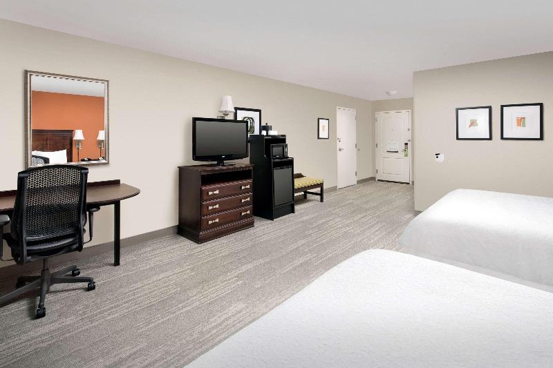 带大床的标准间, Hampton Inn Lenoir City