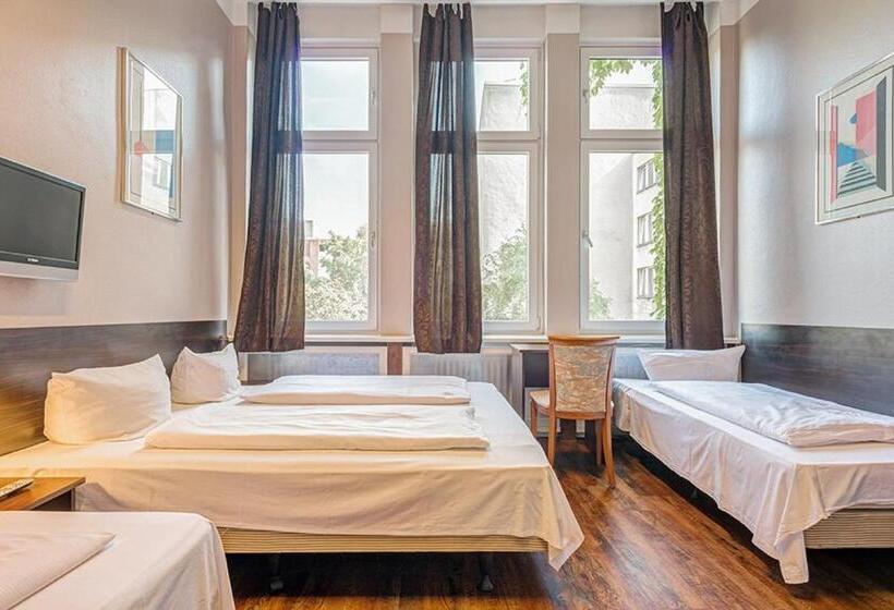 اتاق استاندارد چهار تخته, Potsdamer Inn
