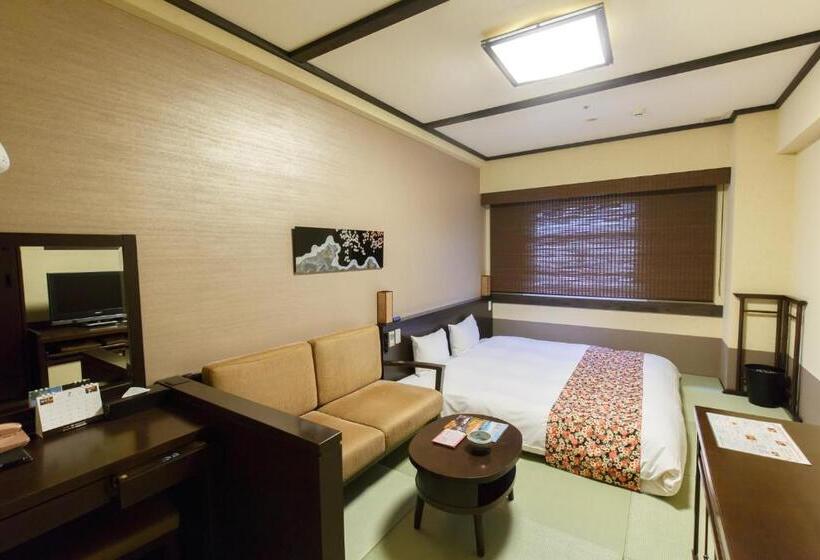 Номер Deluxe, Takayama Ouan