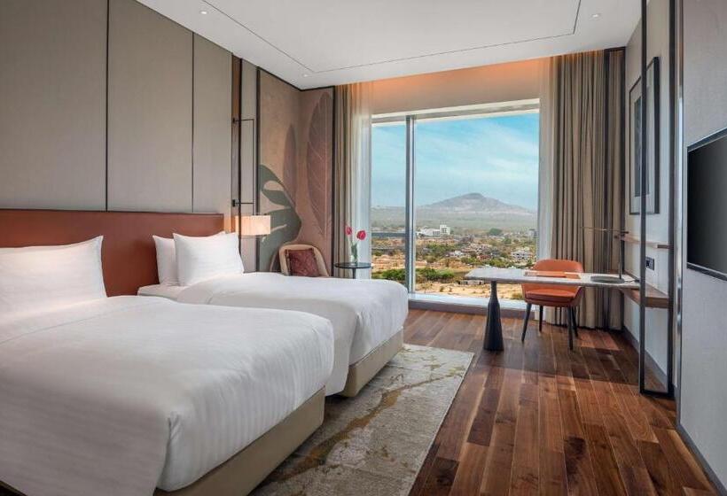 Номер Superior Вид на Горы, Radisson Blu Hotel & Spa, Nashik