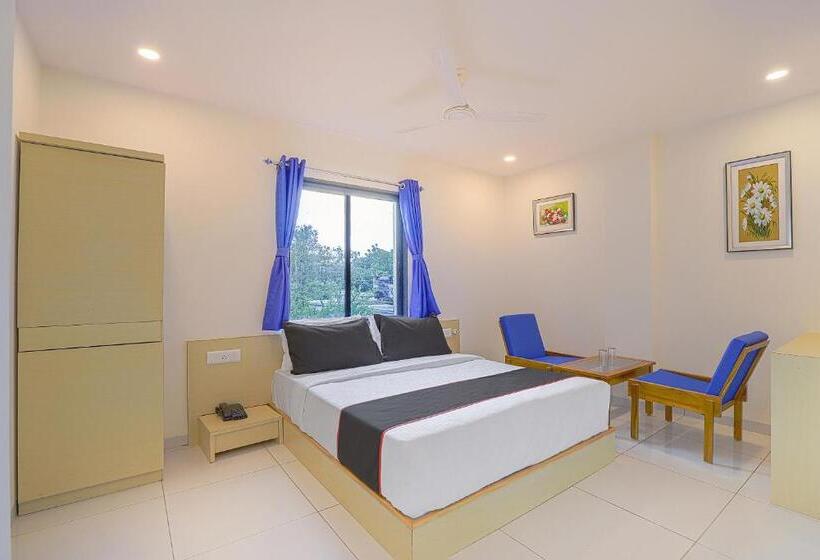 اتاق کلاسیک سه تخته, Collection O Hotel La Veera