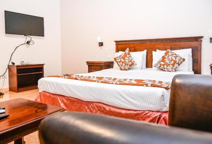Junior Suite, سيلين الفيصلية   Celine Al Faisaliah