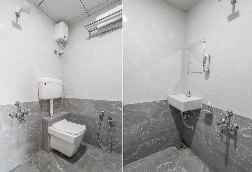 اتاق کلاسیک سه تخته, Collection O Hotel La Veera