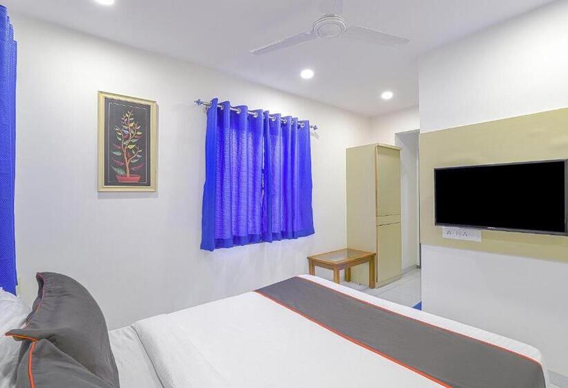 اتاق کلاسیک سه تخته, Collection O Hotel La Veera