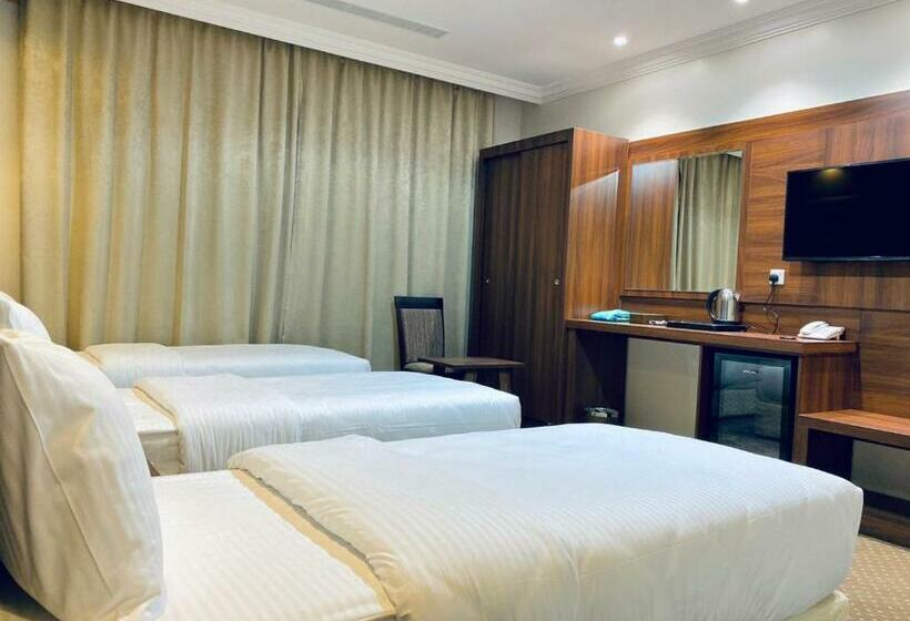 Quarto Deluxe, Itlalat Uhud