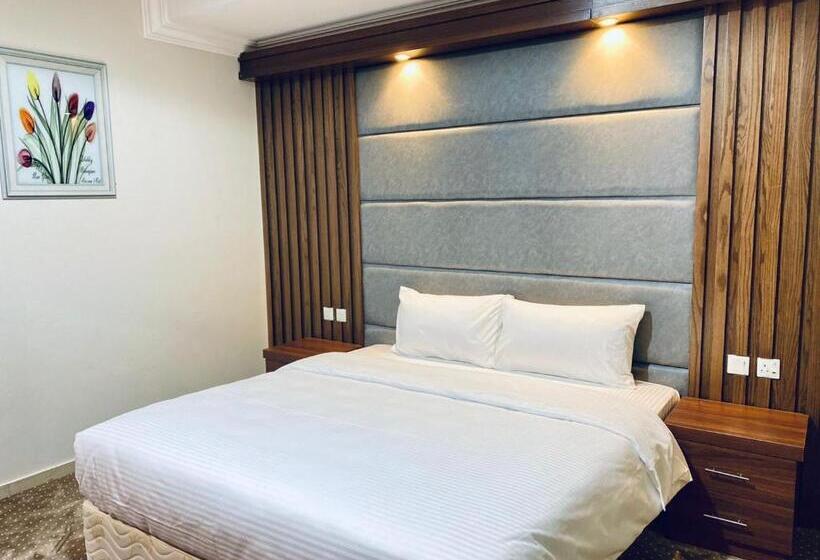 Номер Deluxe, Itlalat Uhud