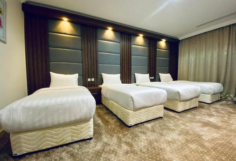 Четырехместный Номер Deluxe, Itlalat Uhud