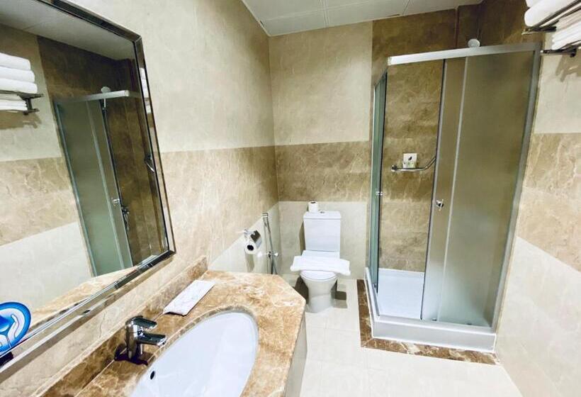Четырехместный Номер Deluxe, Itlalat Uhud