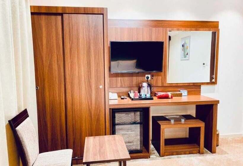 Quarto Deluxe, Itlalat Uhud