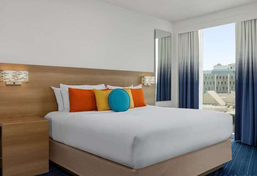 חדר סטנדרט עם מיטת קינג, The Slate Denver, Tapestry Collection By Hilton