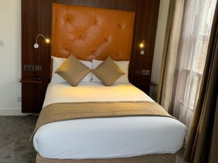 Номер Стандарт, Trivelles Rochester