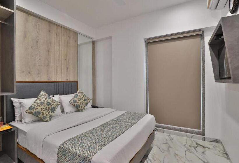 اتاق لوکس, 7 Orbit Hotel, Surat