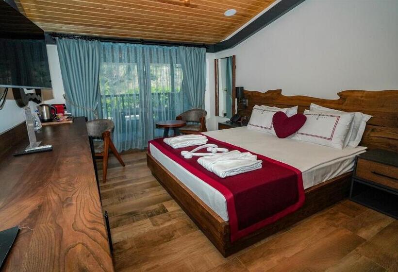 اتاق لوکس, Porto Amore Club