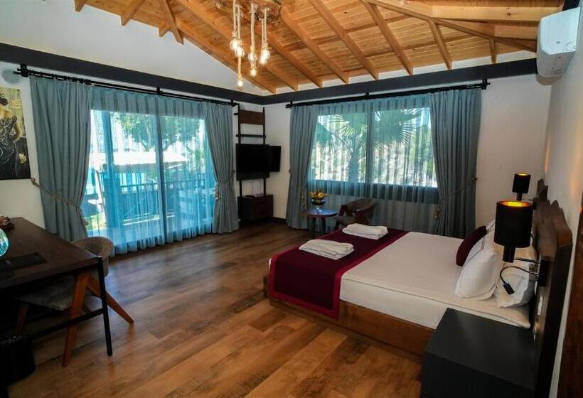 Deluxe Suite King Bed, Porto Amore Club