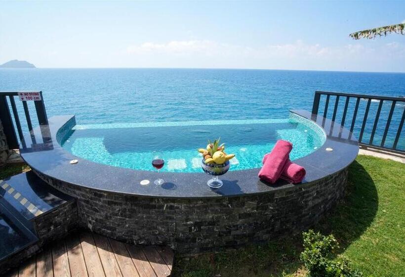 Deluxe Suite King Bed, Porto Amore Club