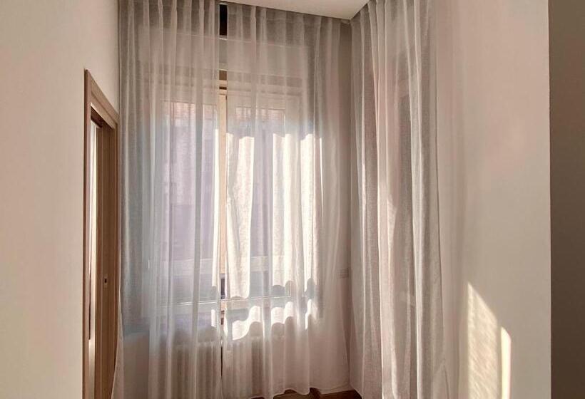 اتاق پریمیوم چهارنفره, Suite Boutique Moscova