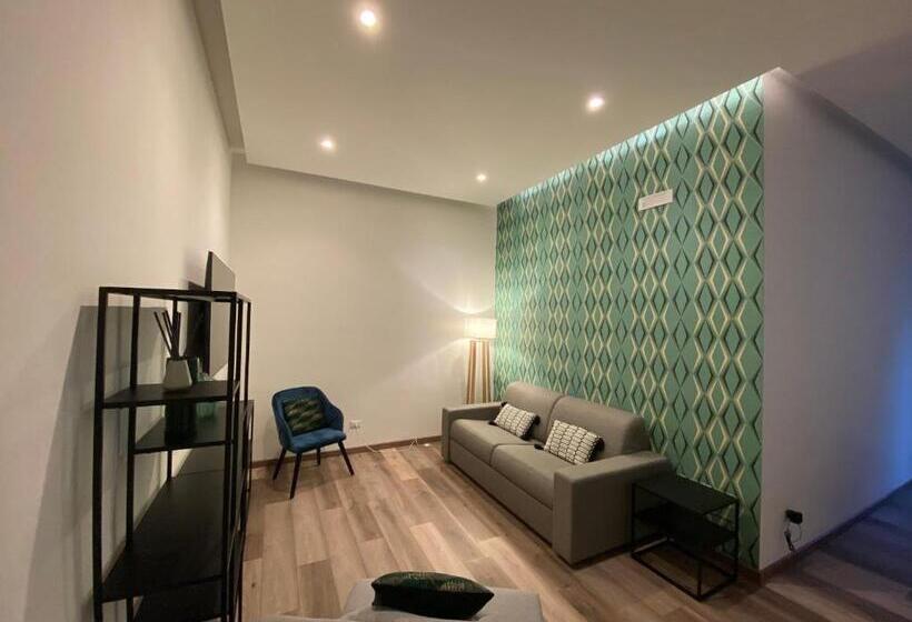 اتاق پریمیوم چهارنفره, Suite Boutique Moscova