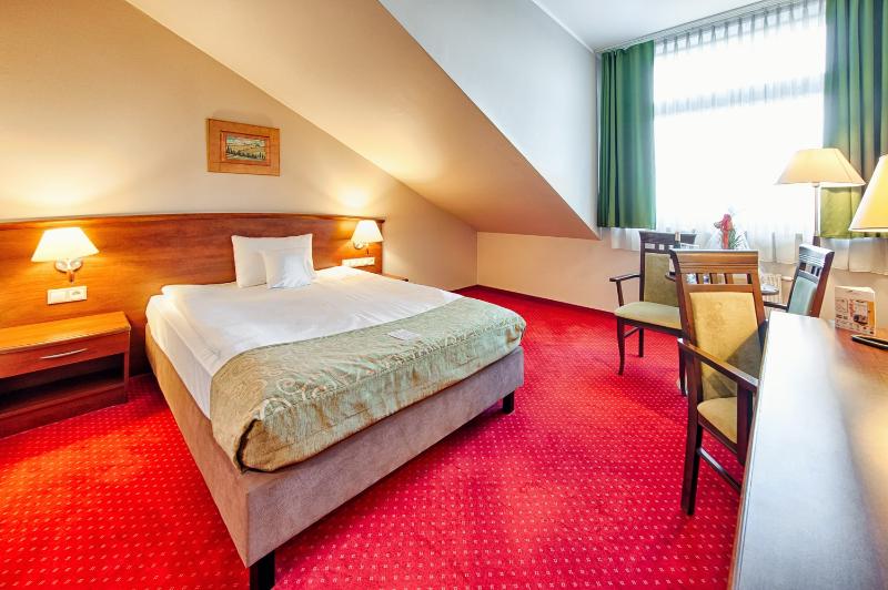 اتاق استاندارد یک نفره, Grand Royal