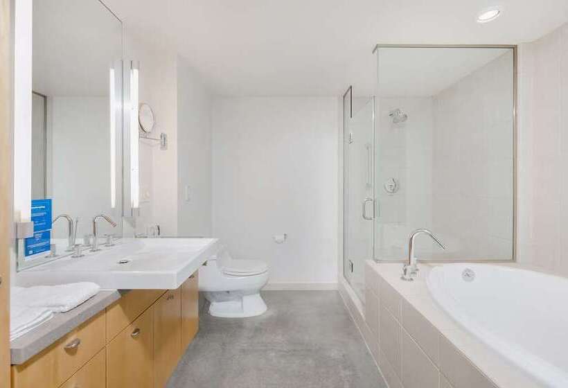 استودیو استاندارد با تخت کینگ, Indigo Guadalajara Expo, An Ihg