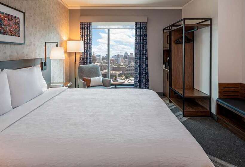 استودیو استاندارد با تخت کینگ, Indigo Guadalajara Expo, An Ihg