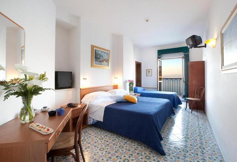 Triple Room Sea View, Settimo Cielo
