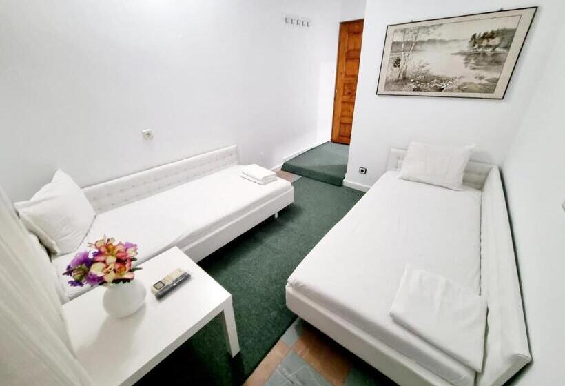 اتاق استاندارد با بالکن, Motel Thessaloniki