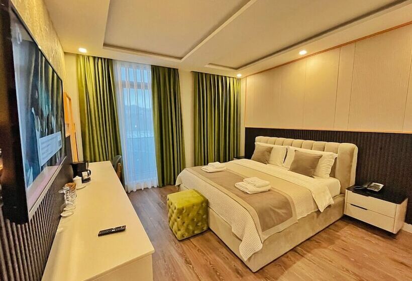 标准间带阳台, Royal East Resort