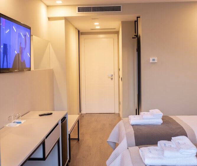 标准间, Royal East Resort