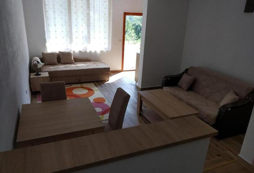 اتاق سوپریور سه تخته, Apartmani Tara I Zabojsko Dobrilovina