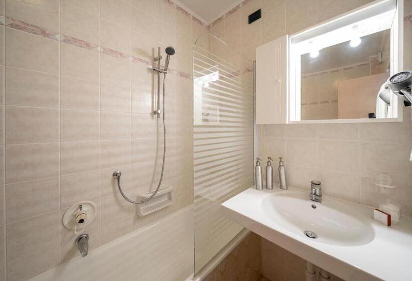اتاق استاندارد, Mytime Hotels Savoy